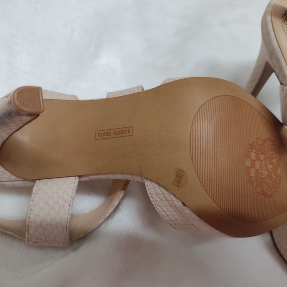 VINCE CAMUTO high heel shoes - Picture 7 of 7